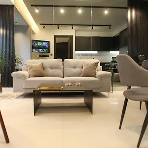 Raam Luxury , Larnaca Cypr